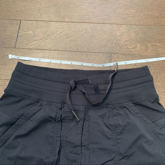Lululemon Studio crop black Size 2 Crop Swift - Picture 12 of 14